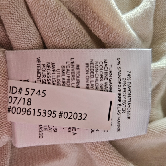 Express One Eleven Lightweight V-Neck Cream Sweater Sz S - Picture 4 of 7